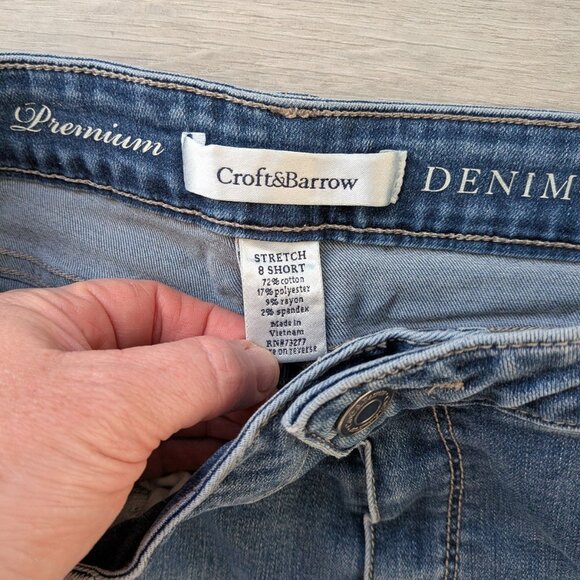 Women's Croft & Barrow Stretch Size 8 Short Jeans - Picture 3 of 4